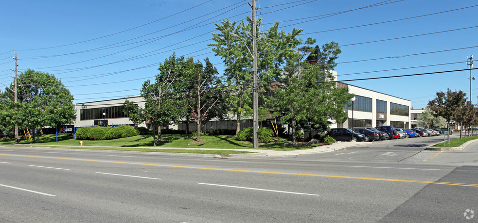 590 Alden Rd, Markham, ON for lease - Building Photo - Image 2 of 4