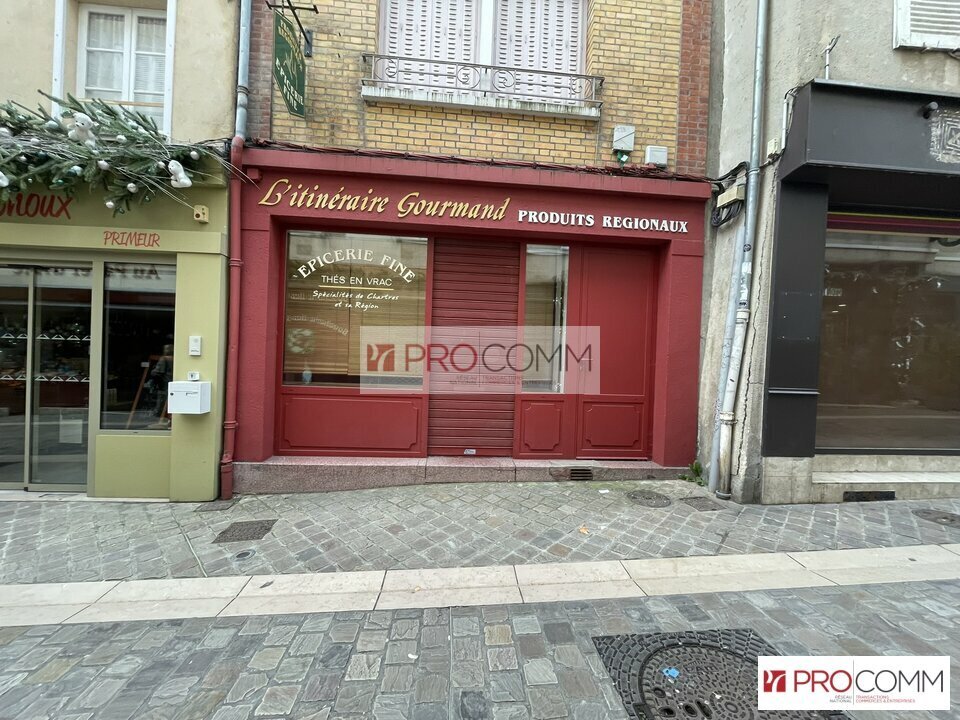 Retail in Chartres for lease Building Photo- Image 1 of 5