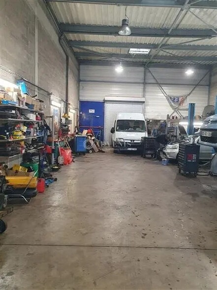 Flex in Pulnoy for lease - Interior Photo - Image 3 of 4