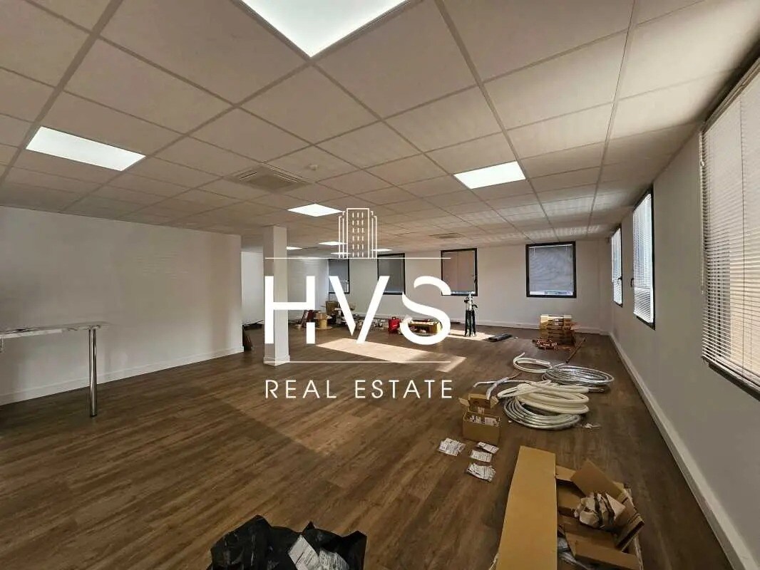 Office in Aix-en-Provence for lease Interior Photo- Image 1 of 3