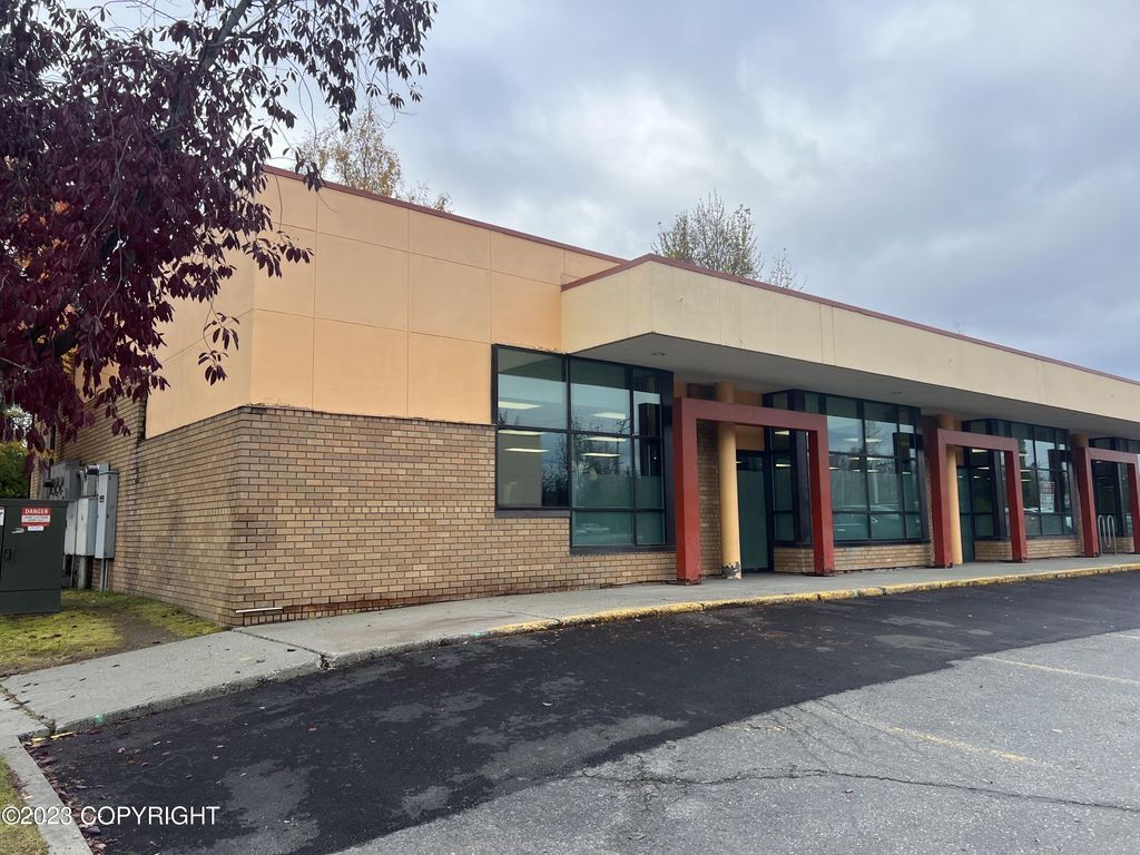 2210 E Northern Lights Blvd, Anchorage, AK for lease Building Photo- Image 1 of 12