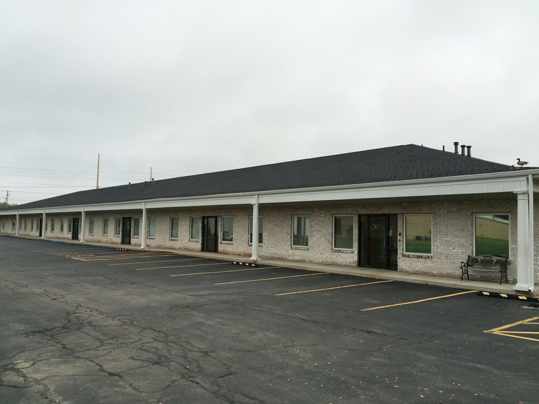 816 S Eldorado Rd, Bloomington, IL for sale - Building Photo - Image 1 of 1