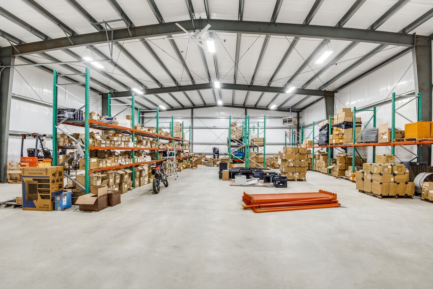 1115 Jc Ln, Pilot Point, TX for lease - Interior Photo - Image 3 of 6