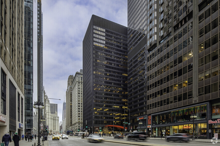 225 N Michigan Ave, Chicago, IL for lease - Building Photo - Image 3 of 5