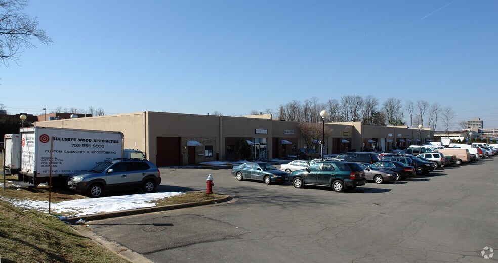 8455 Tyco Rd, Vienna, VA for sale - Primary Photo - Image 1 of 1