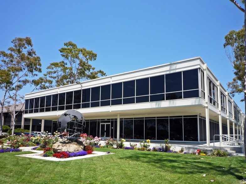 130 Robin Hill Rd, Goleta, CA for lease - Building Photo - Image 2 of 53