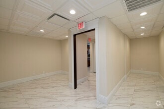 5116 N Armenia Ave, Tampa, FL for lease Interior Photo- Image 2 of 9