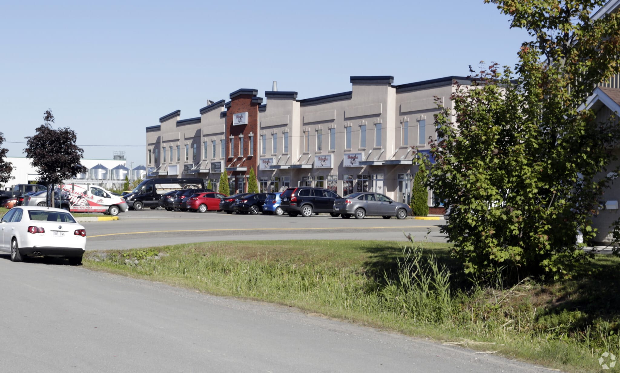 14515-14531 Rue Joseph-Marc-Vermette, Mirabel, QC for sale Primary Photo- Image 1 of 1