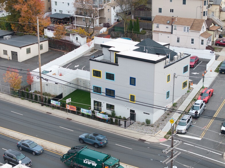 7100-7106 Tonnelle Ave, North Bergen, NJ for sale - Building Photo - Image 1 of 5
