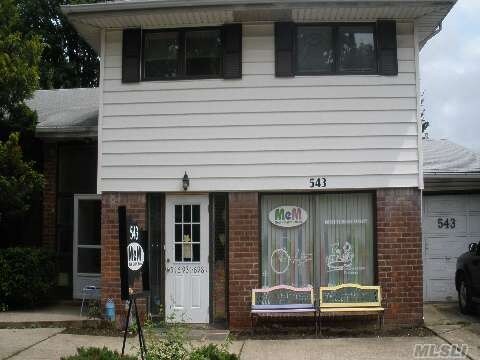 543 Woodbury Rd, Plainview, NY for sale - Primary Photo - Image 1 of 1