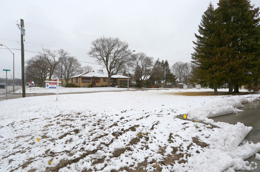 2001 Sheridan Rd, Zion, IL for sale - Primary Photo - Image 1 of 1