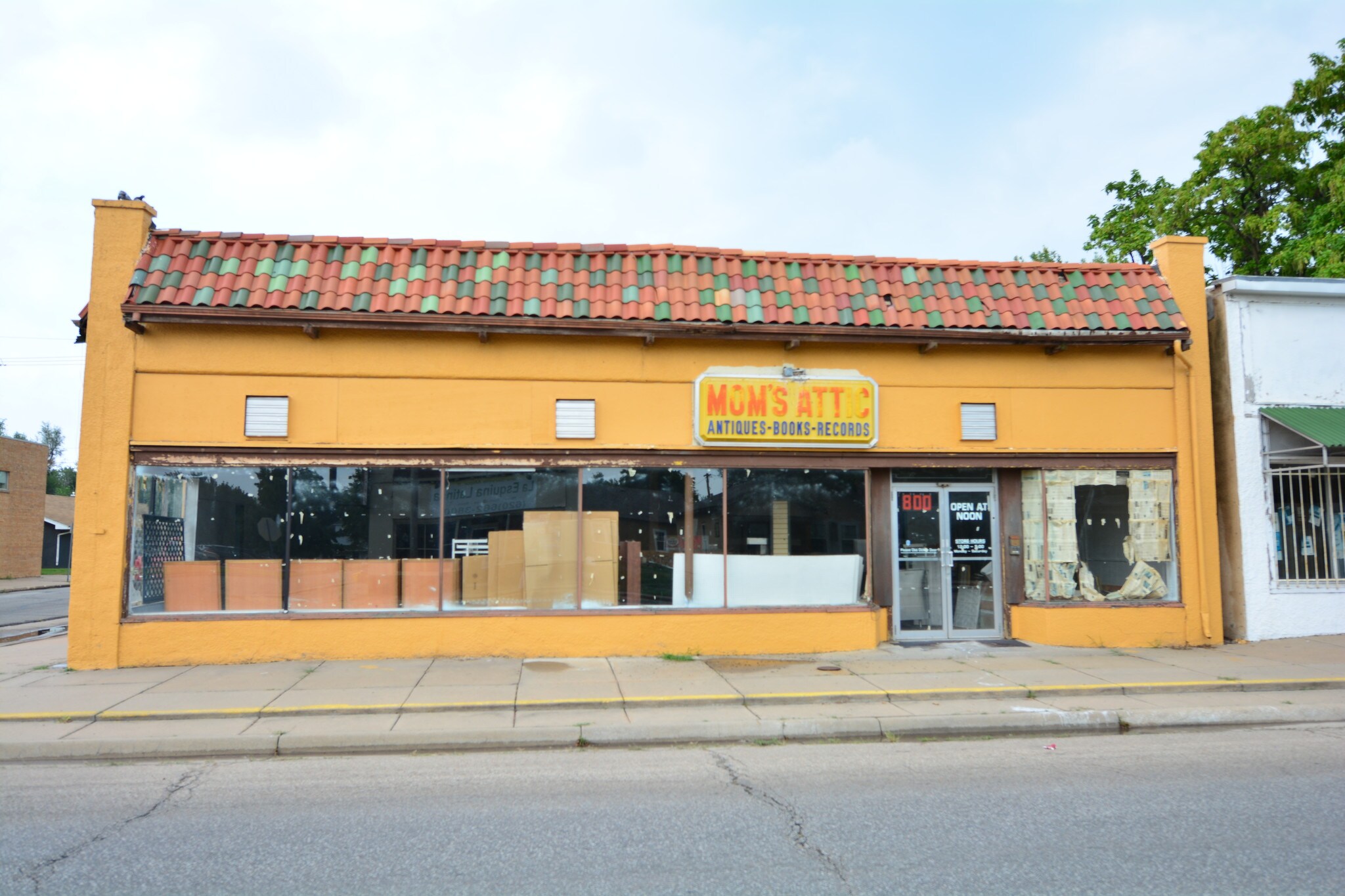 800 E 4th Ave, Hutchinson, KS for sale Building Photo- Image 1 of 1