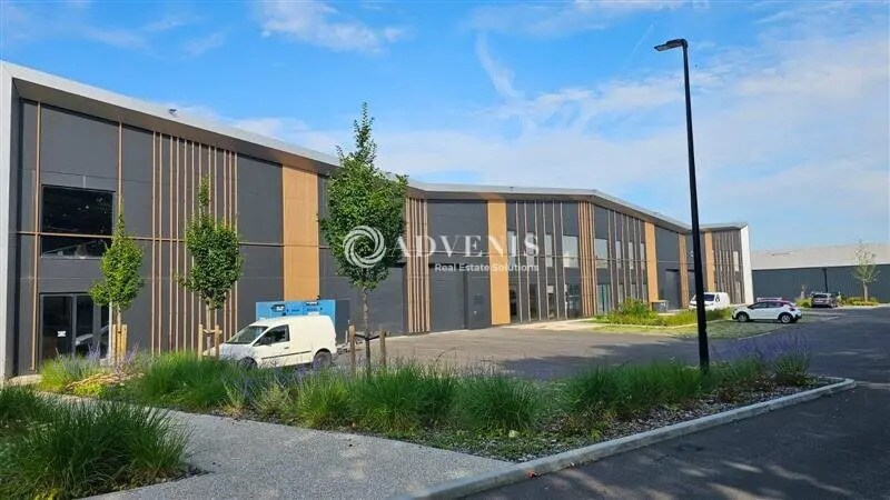 Industrial in Neuville-en-Ferrain for lease - Building Photo - Image 3 of 7