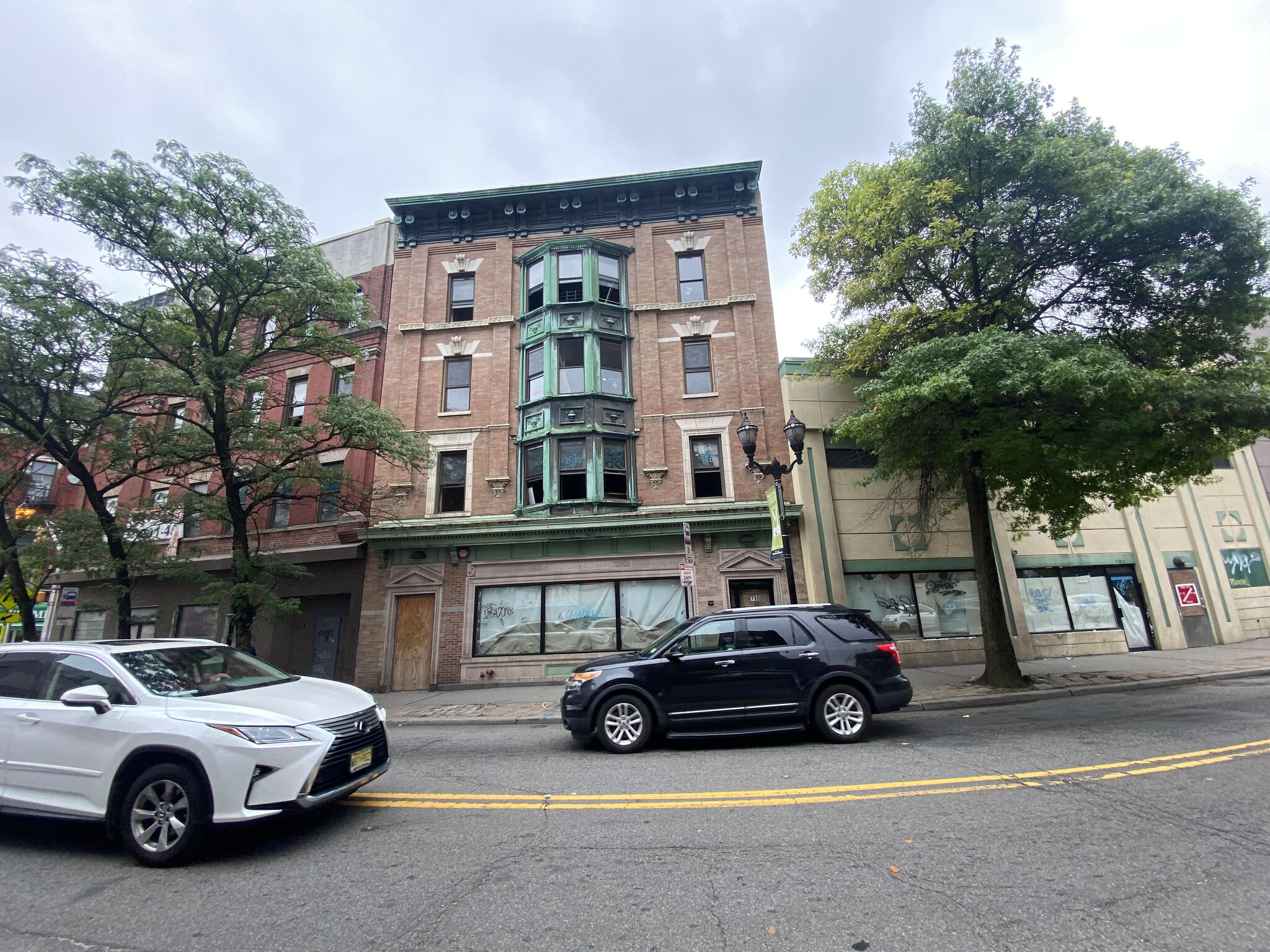 712-714 Bergen Ave, Jersey City, NJ for lease Building Photo- Image 1 of 4