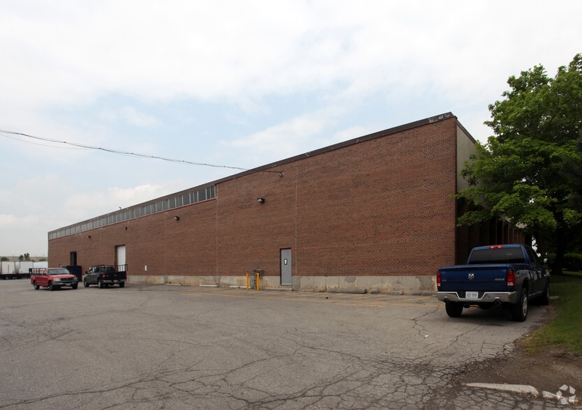 270 Belfield Rd, Toronto, ON for lease - Building Photo - Image 2 of 2