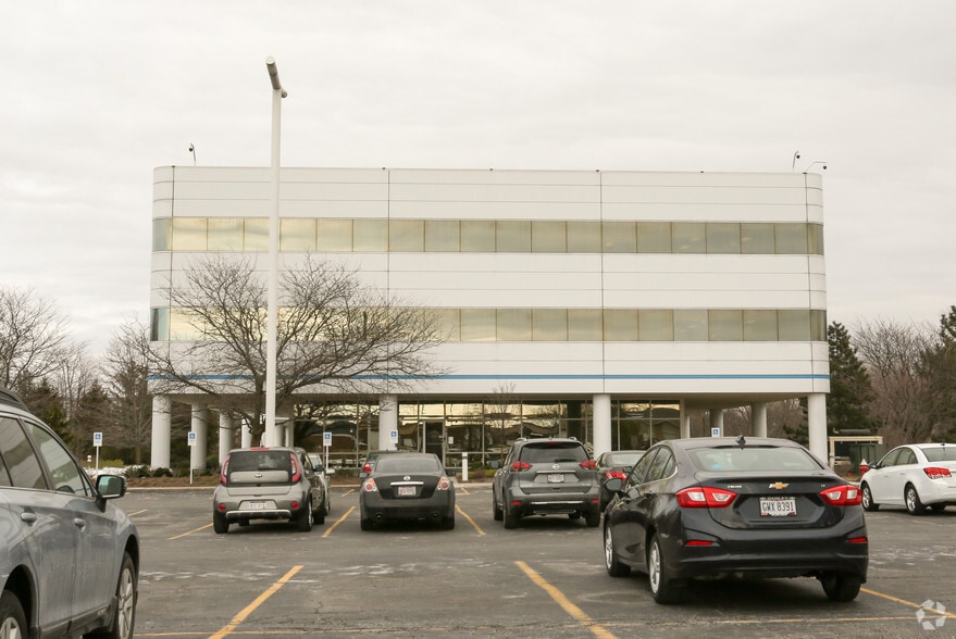 31500 Solon Rd, Solon, OH for lease - Building Photo - Image 3 of 14
