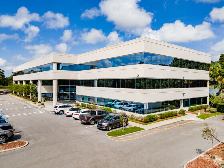 3710 Corporex Park Dr, Tampa, FL for lease - Building Photo - Image 1 of 5