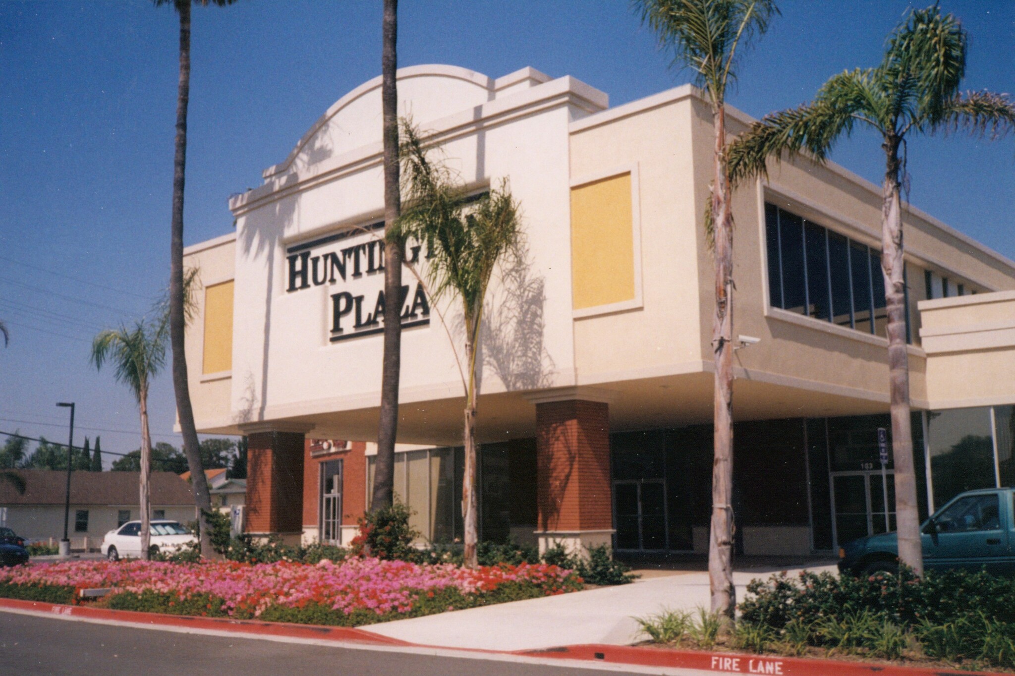 17122 Beach Blvd, Huntington Beach, CA for lease Building Photo- Image 1 of 1