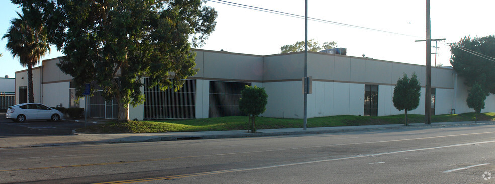 1902 E Dominguez St, Carson, CA for sale - Primary Photo - Image 1 of 4