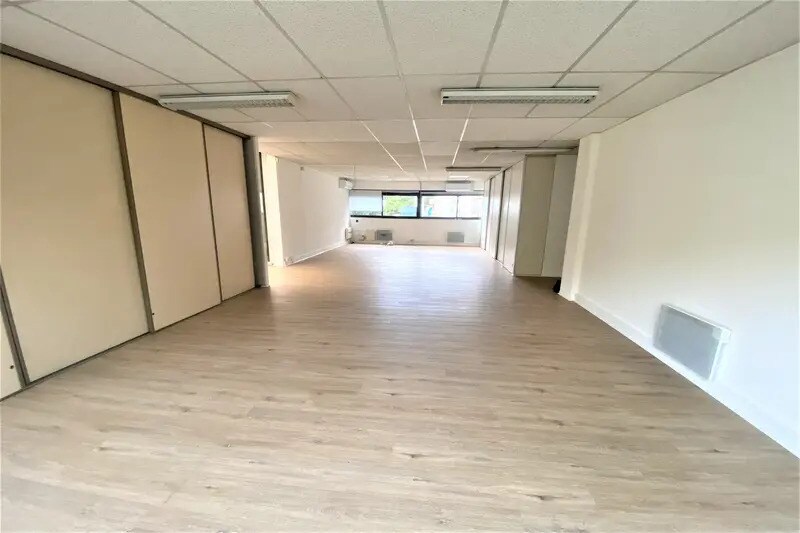 Office in Montpellier for lease - Interior Photo - Image 2 of 5