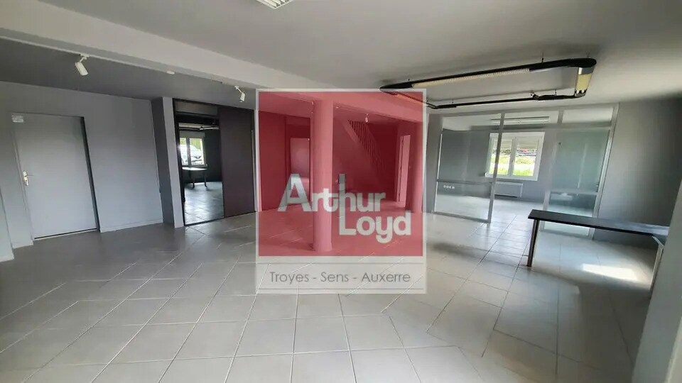 Industrial in Troyes for lease - Interior Photo - Image 2 of 6