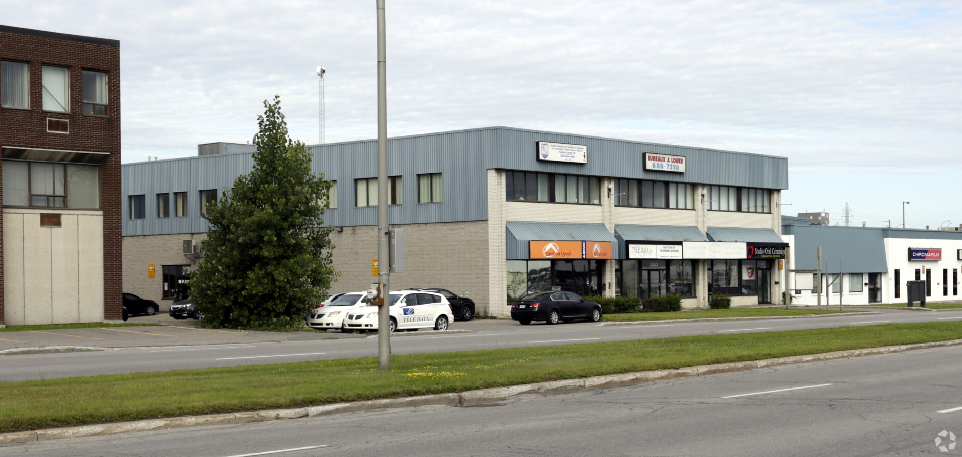 2284-2296 Boul Industriel, Laval, QC H7S 1P9 | LoopNet