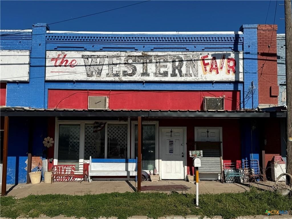 204 E Gassaway, Lott, TX for sale Primary Photo- Image 1 of 7
