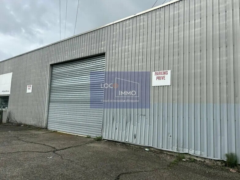 Retail in Bordeaux for lease - Building Photo - Image 1 of 4