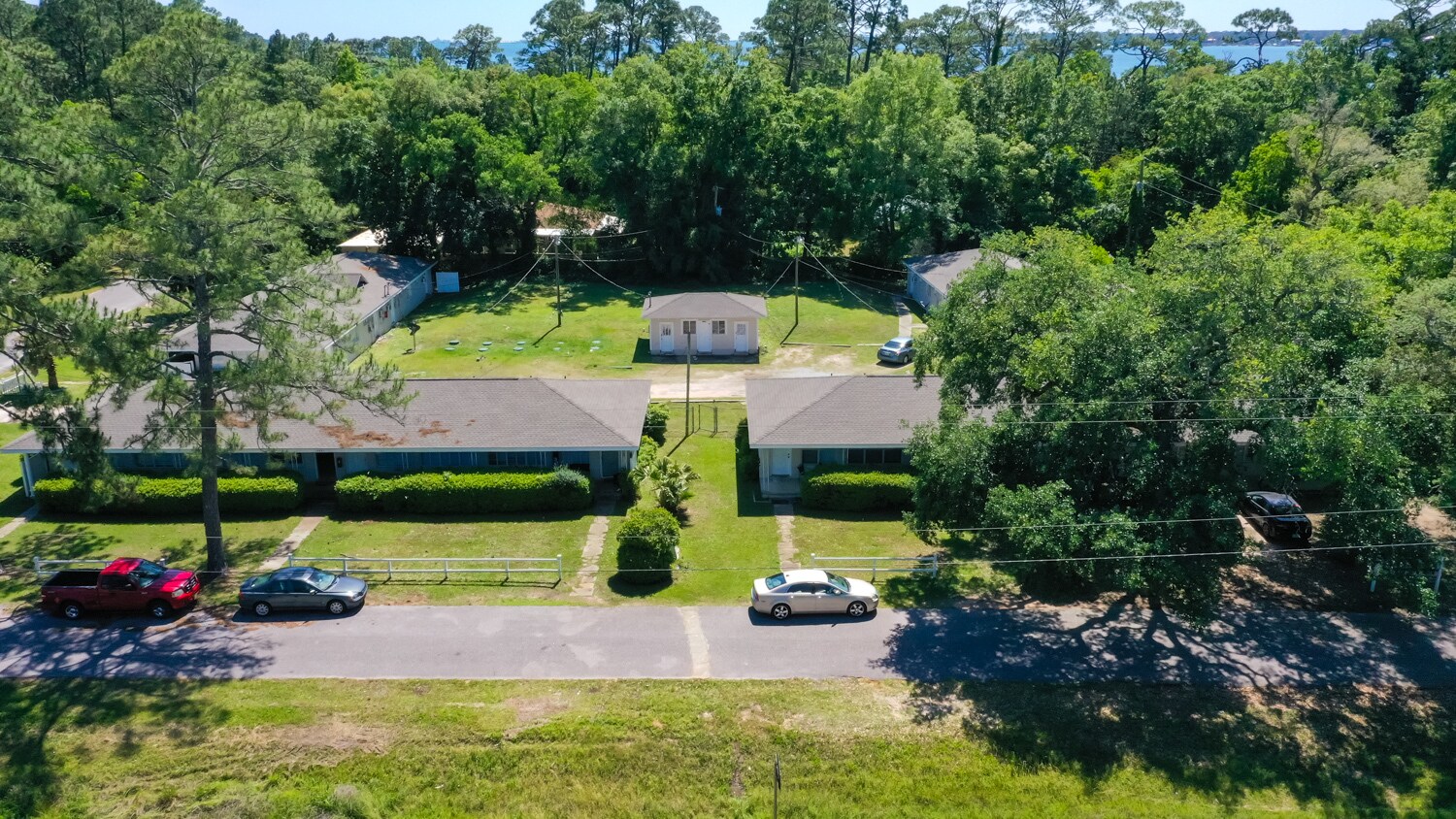 13261 W Lillian Hwy, Pensacola, FL 32506 - Perdido Manor Apts | LoopNet