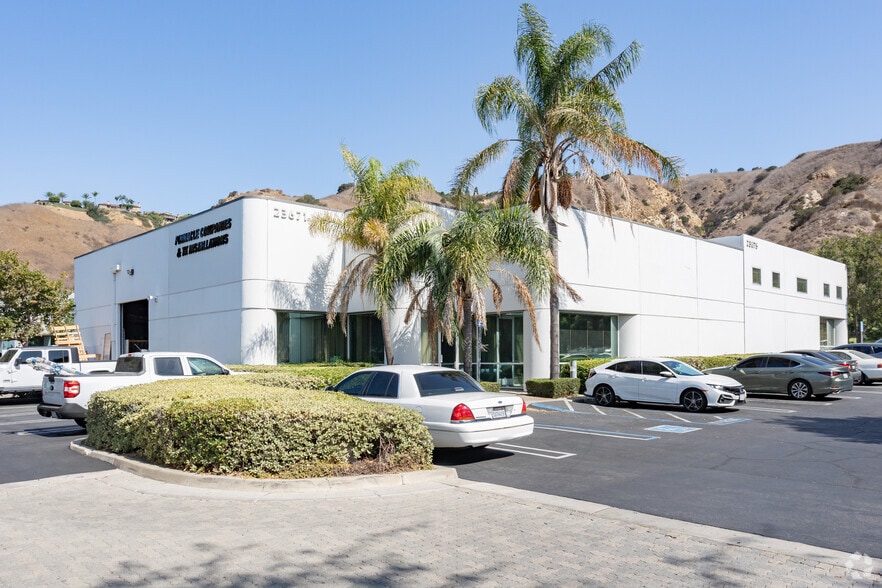 23671-23675 Via Del Rio, Yorba Linda, CA for lease - Building Photo - Image 2 of 10