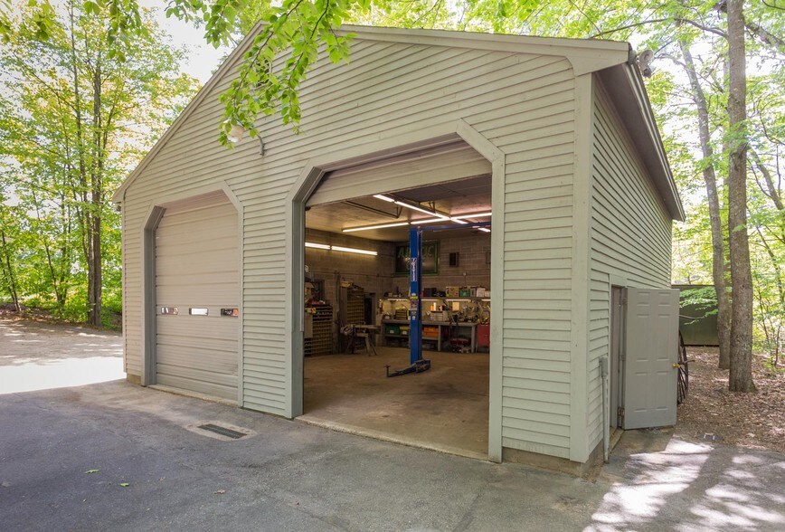 4 Stoneybrook Ln, Kingston, NH 03848