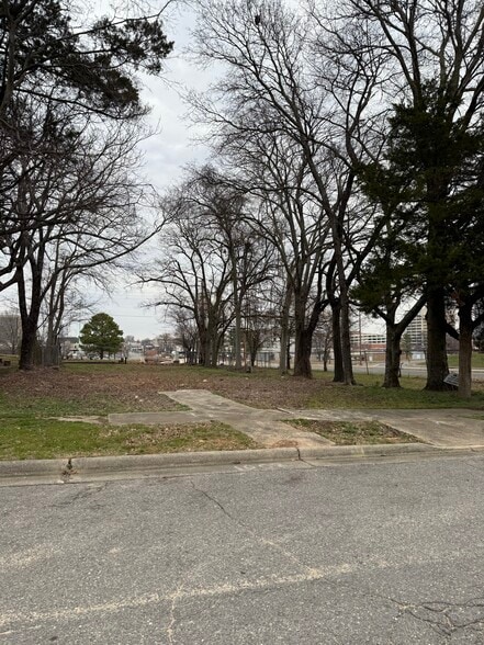1002 W 11th St, Little Rock, AR for sale - Building Photo - Image 2 of 3