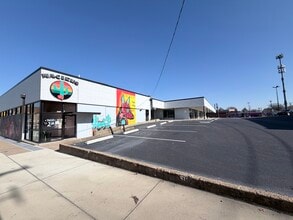 3393-3437 Summer Ave, Memphis, TN for lease Building Photo- Image 2 of 46