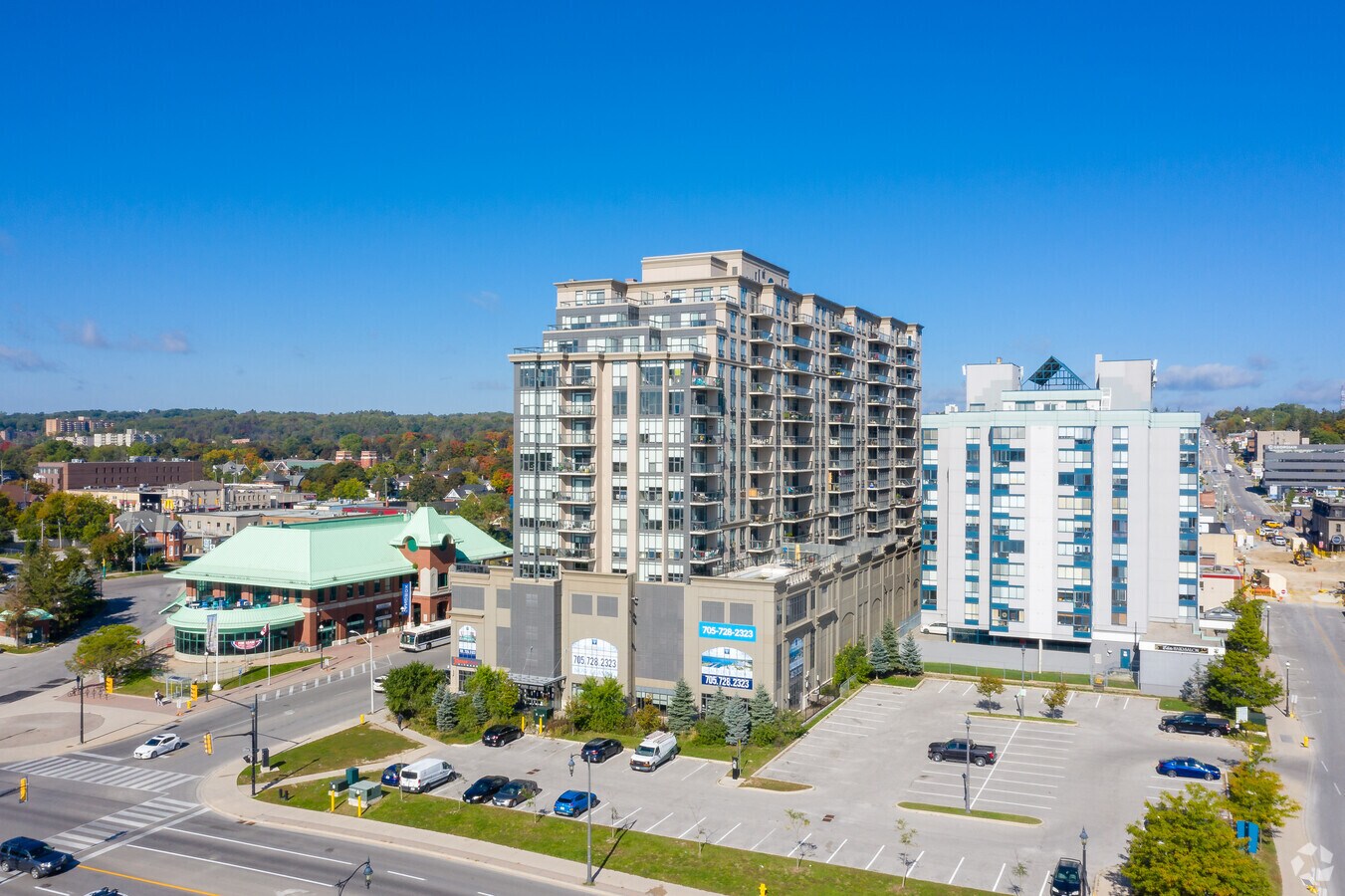 15 Maple Ave, Barrie, ON L4N 7W4