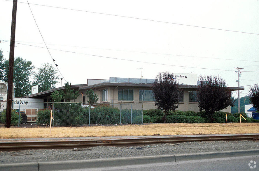 1955 E Lincoln Ave, Tacoma, WA for lease - Building Photo - Image 2 of 5