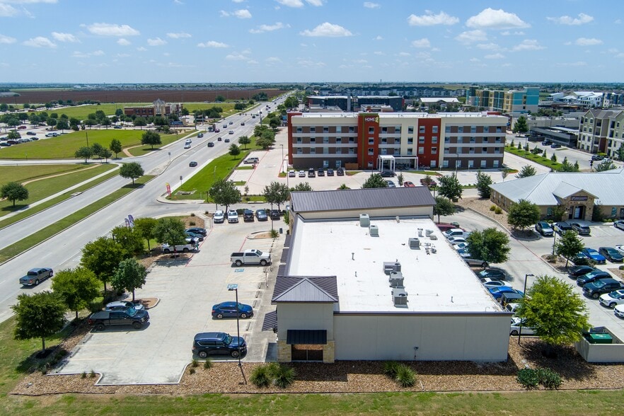 2163 Stephens Pl, New Braunfels, TX for sale - Building Photo - Image 3 of 7