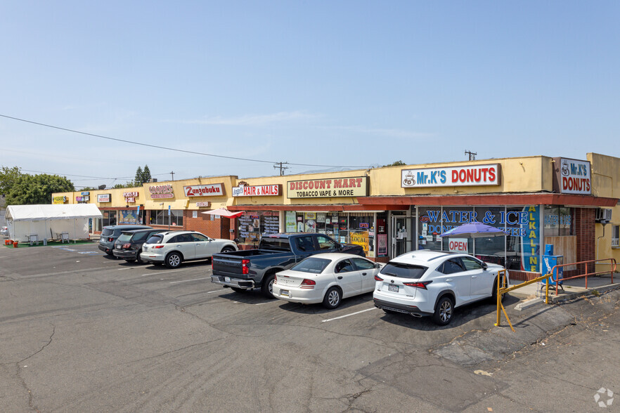 4813-4831 Paramount Blvd, Lakewood, CA for lease - Building Photo - Image 3 of 3