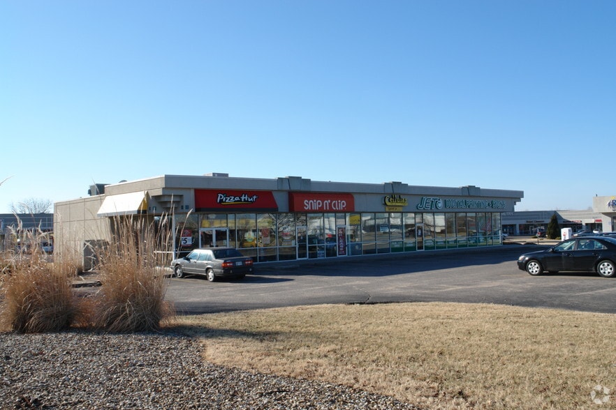 8821 W 21st St, Wichita, KS for lease - Primary Photo - Image 1 of 3
