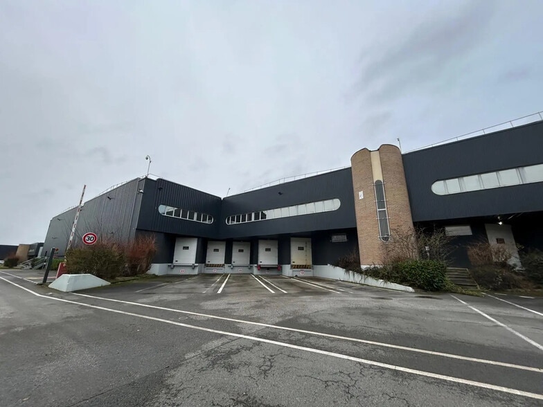 Rue De La Louvière, Fretin for lease - Building Photo - Image 1 of 3