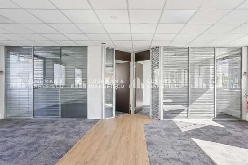 38 Rue Victor Hugo, Courbevoie for lease - Interior Photo - Image 2 of 13