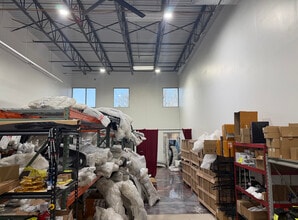 1585 Beverly Ct, Aurora, IL for lease Interior Photo- Image 2 of 5