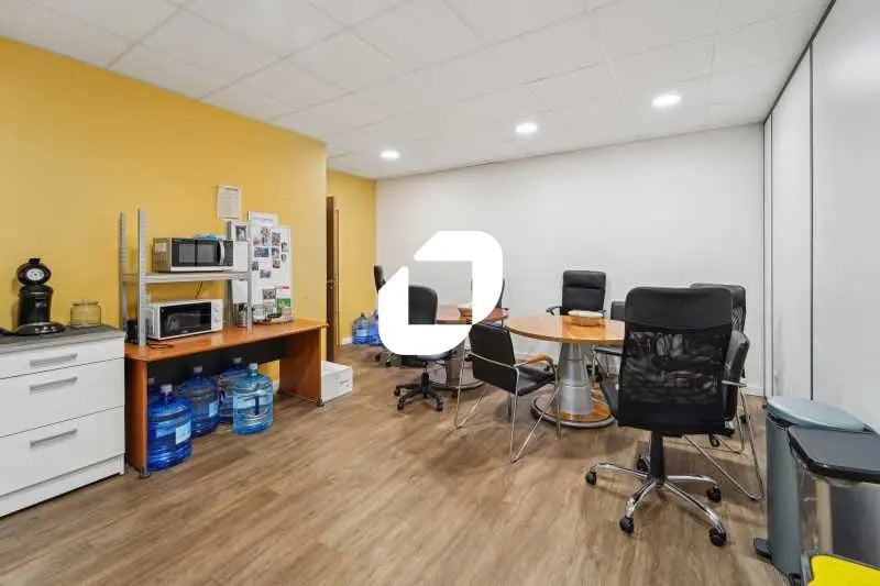 Office in Montpellier for lease - Interior Photo - Image 2 of 14