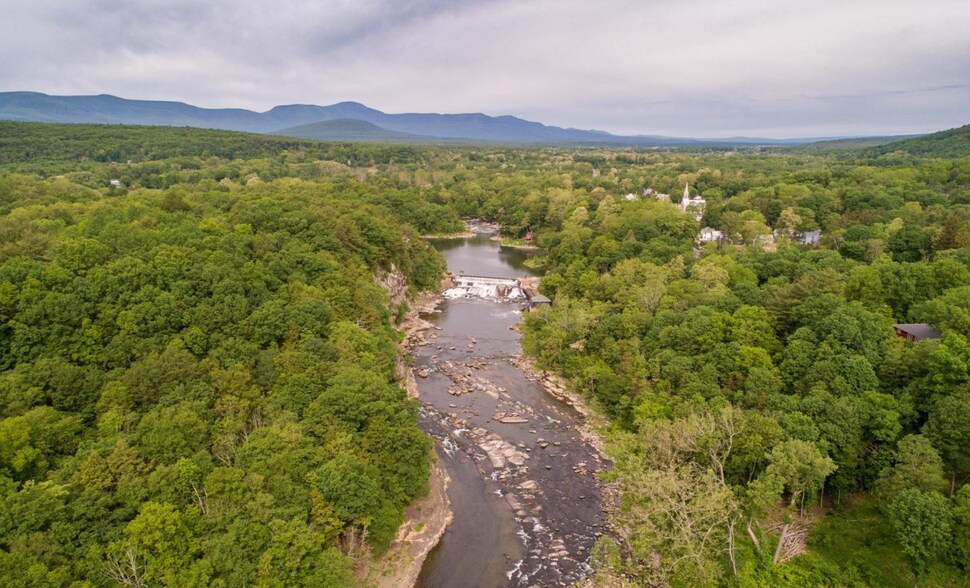 875 Route 23B, Leeds, NY for sale - Building Photo - Image 2 of 38