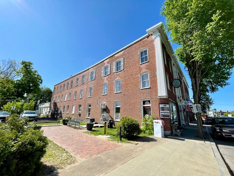 209 Main St, Saco, ME for lease - Building Photo - Image 2 of 10