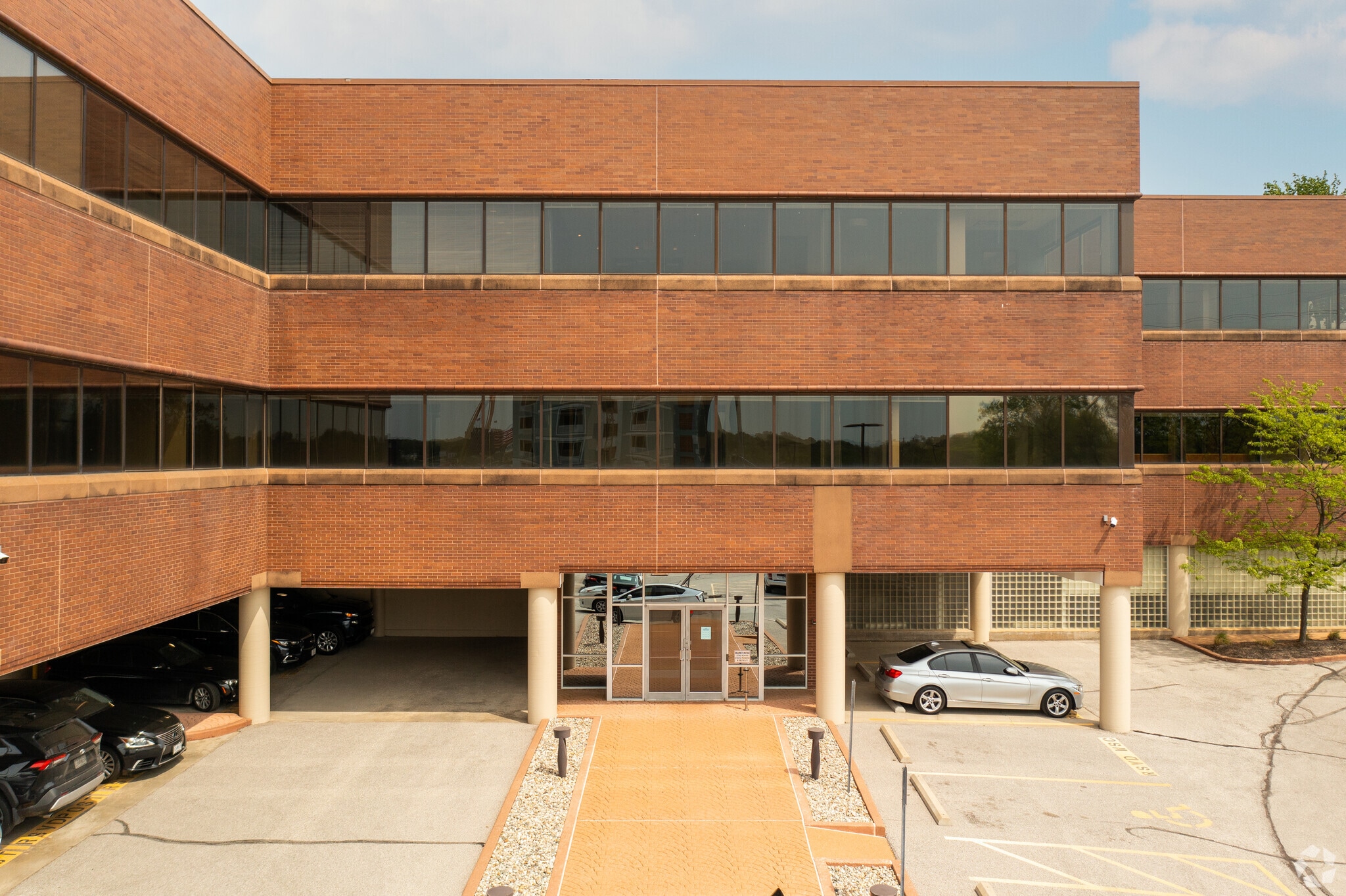 1699 S Hanley Rd, Brentwood, MO 63144 Hanley Corporation