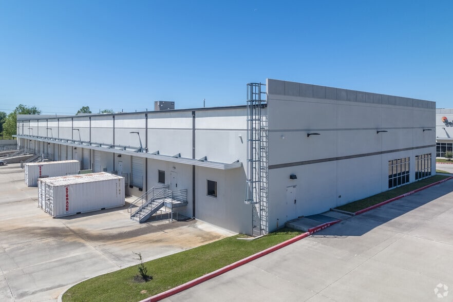 14426 Medical Complex Dr, Tomball, TX for lease - Building Photo - Image 2 of 9