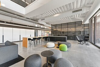 250 S High St, Columbus, OH for lease Interior Photo- Image 2 of 13