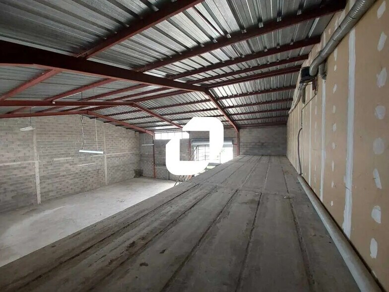 Flex in Vendargues for lease - Building Photo - Image 2 of 14