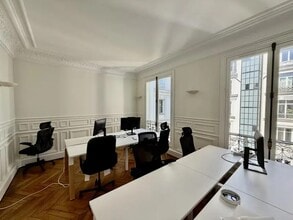Office in Paris for lease Interior Photo- Image 1 of 11