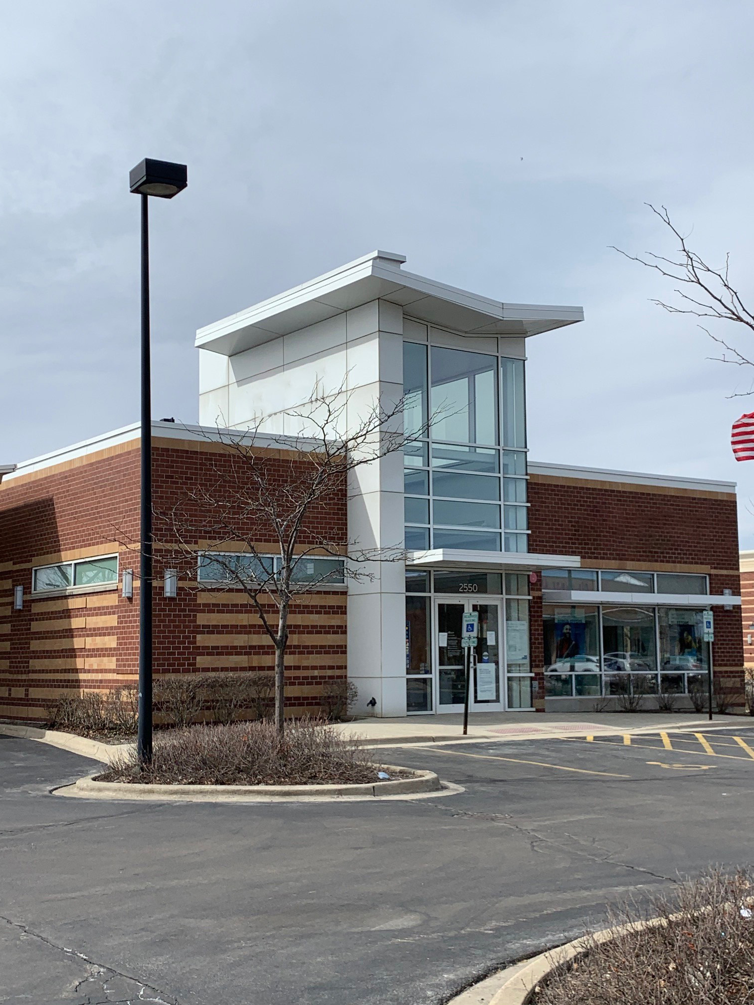 2550 N Sutton Rd, Hoffman Estates, IL for lease Building Photo- Image 1 of 3